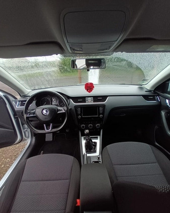 Skoda Octavia cena 41900 przebieg: 183000, rok produkcji 2016 z Brzeg Dolny małe 137